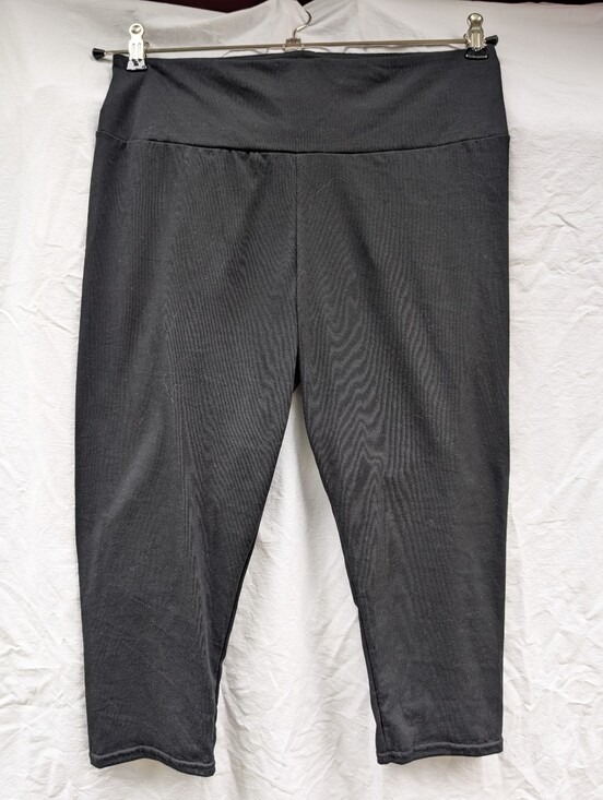a new day Pants - A New Day Crop Leggings Black Cotton Sz L (M)